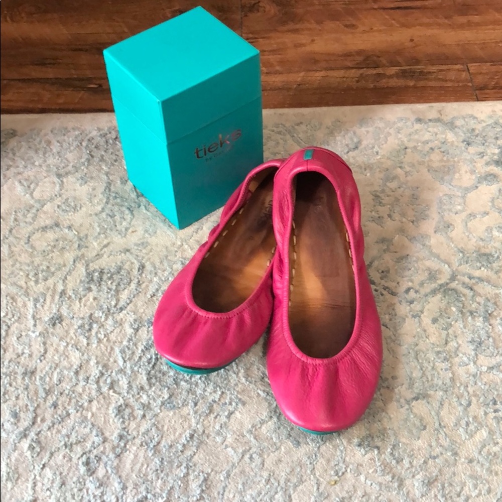 Fuchsia Tieks